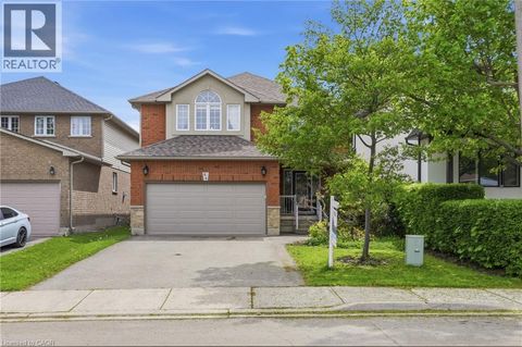 84 DUNCAIRN Crescent Hamilton ON L9C6G1
