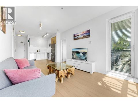 211 1621 HAMILTON AVENUE North Vancouver BC V7P0B7