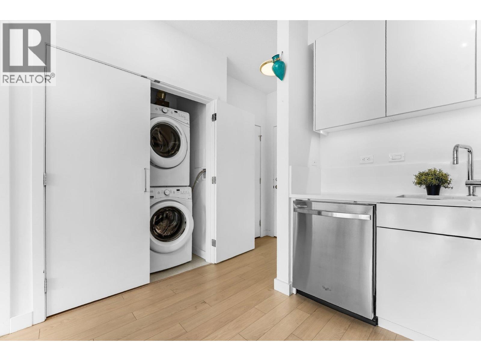 211 1621 HAMILTON AVENUE