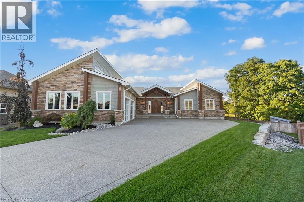 132 PARKVIEW Drive