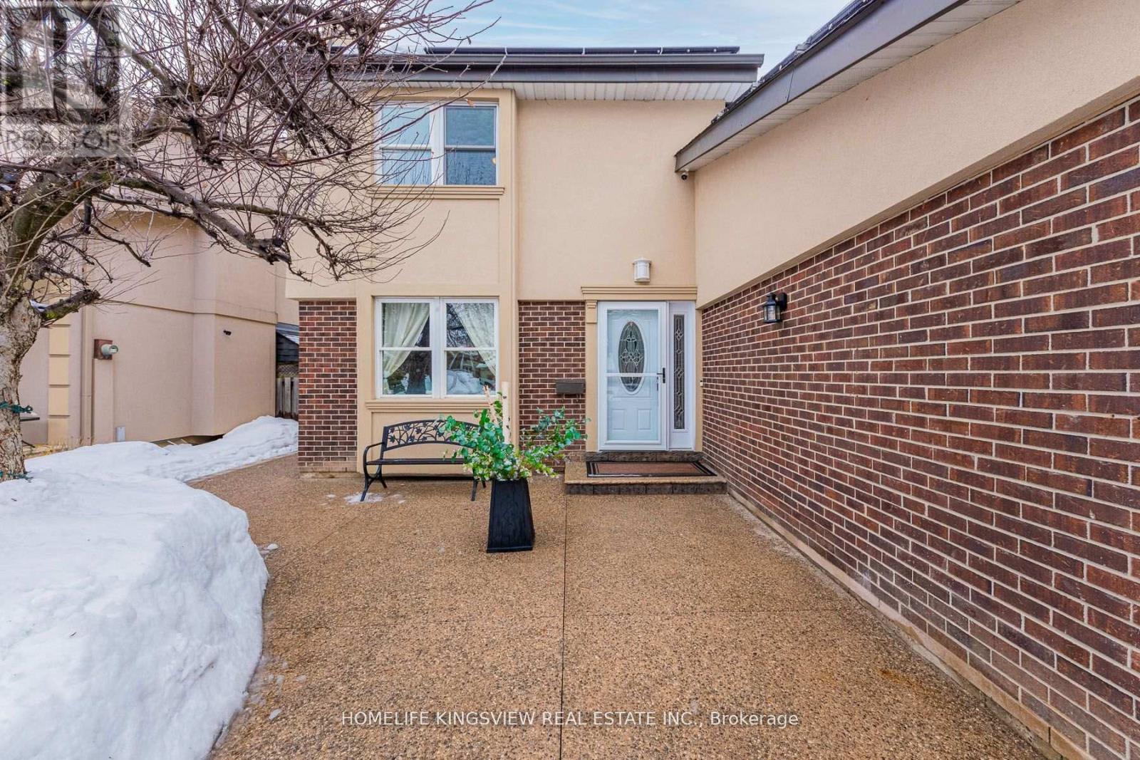 3976 TAFFEY CRESCENT