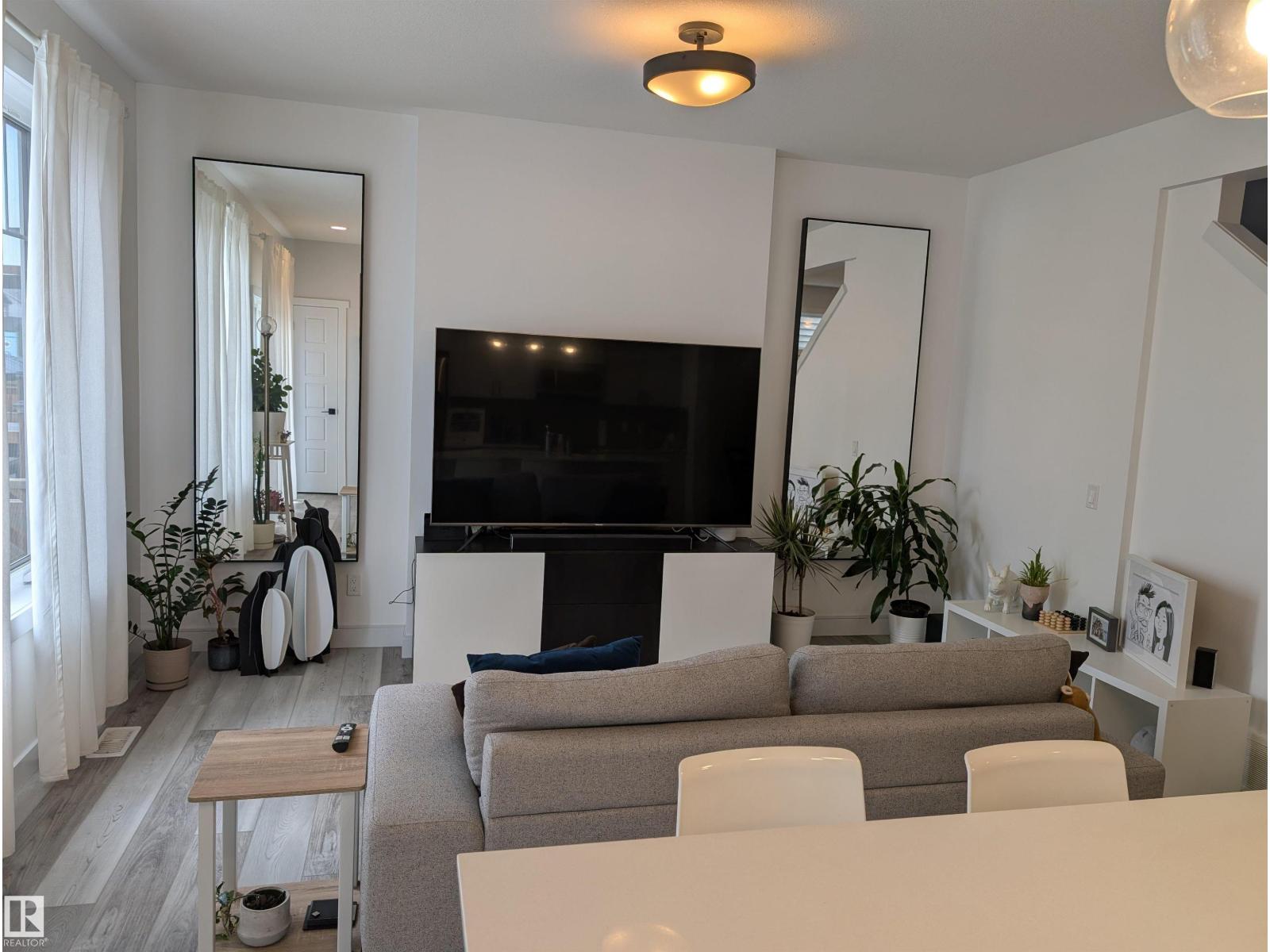9240 224 ST NW