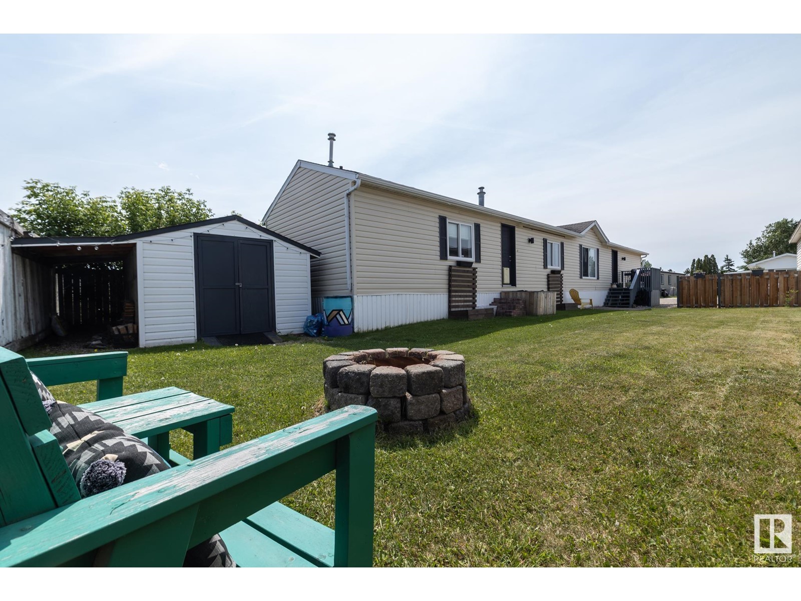 1451 Lakeland Village BV