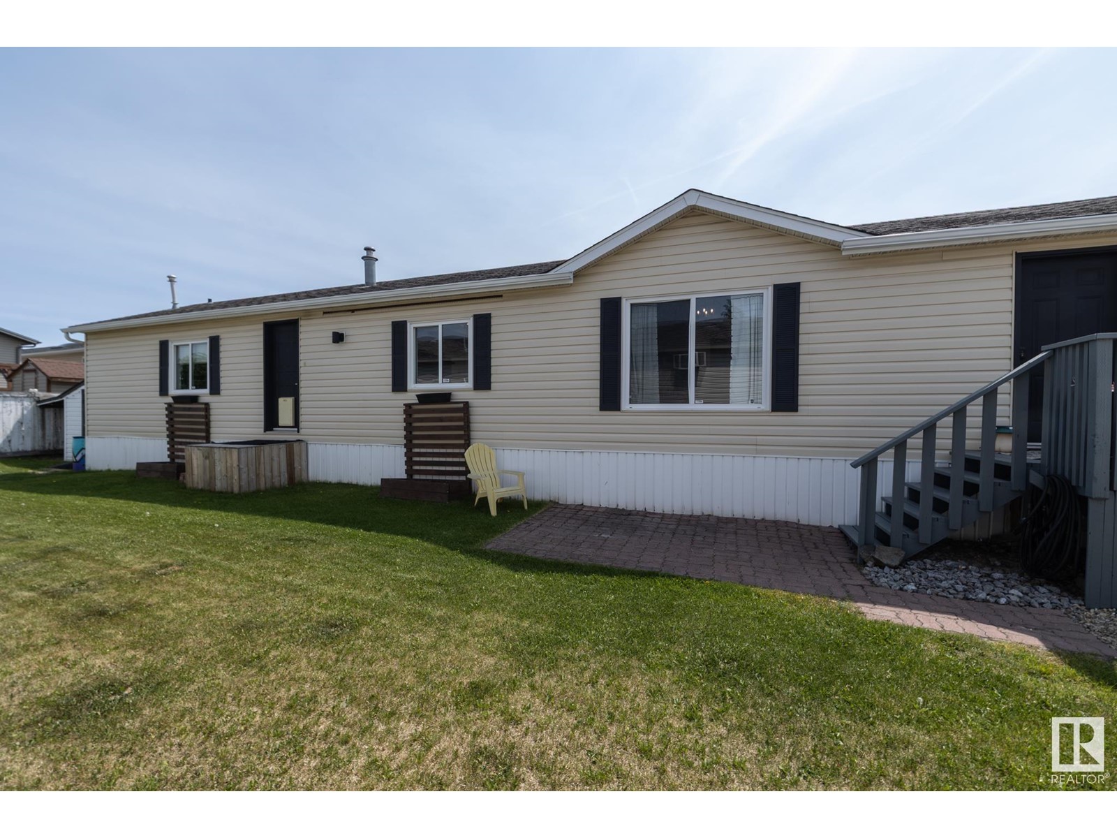 1451 Lakeland Village BV