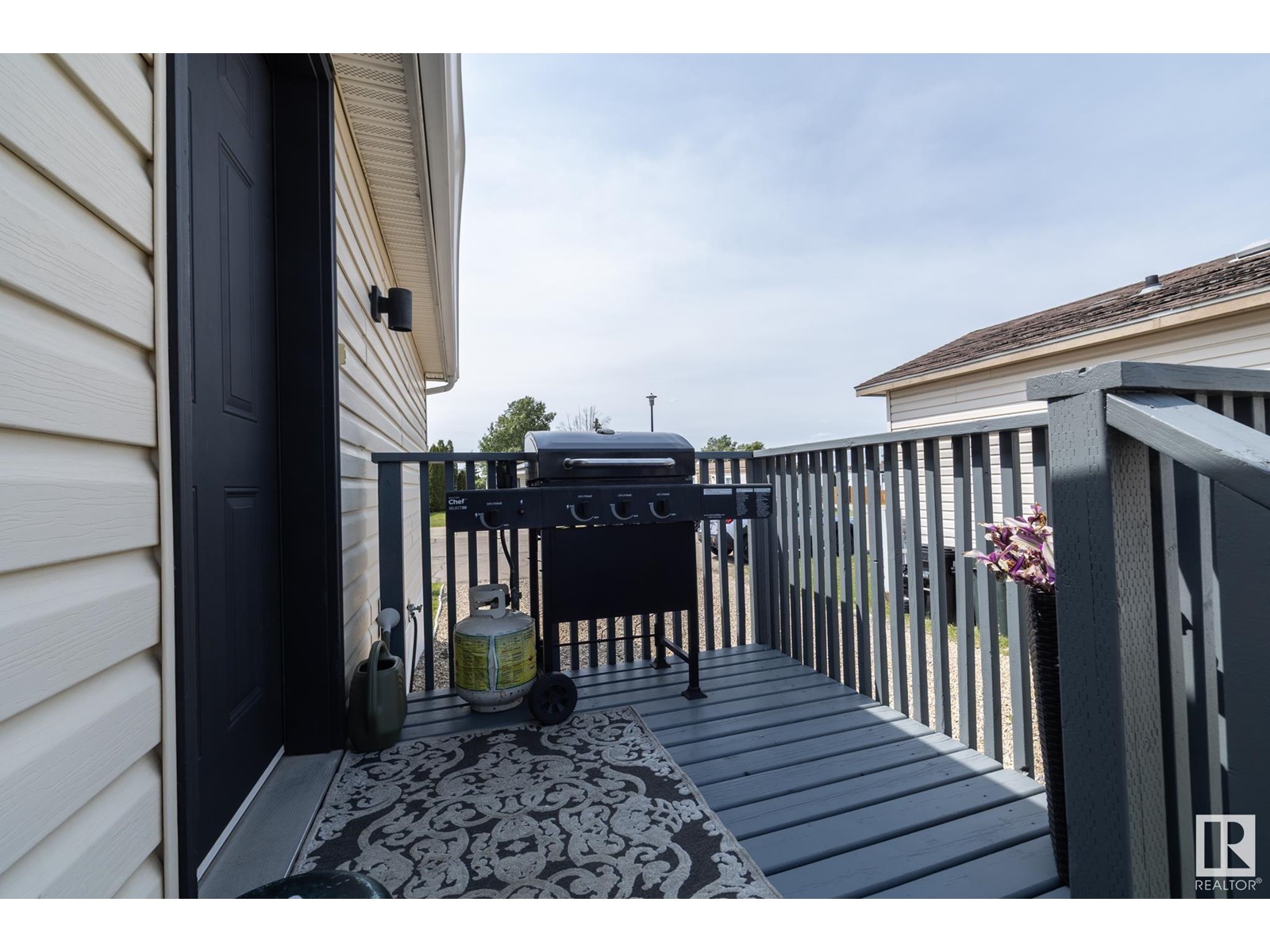1451 Lakeland Village BV