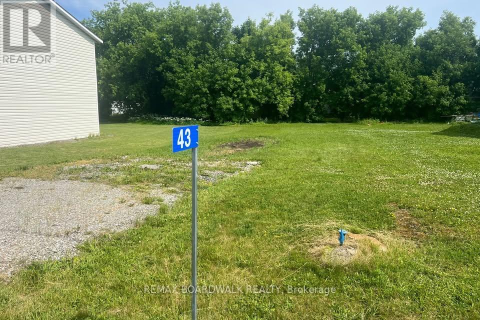 Photo 1 of 8 — 43 KING STREET, Montague, ON K7A3E2
