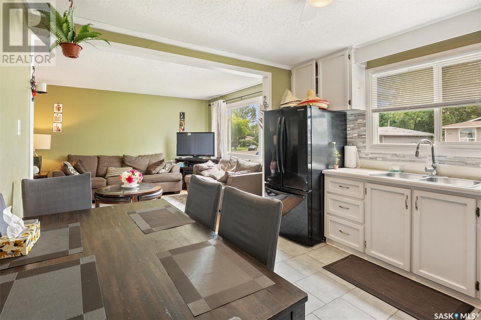 229 Western CRESCENT