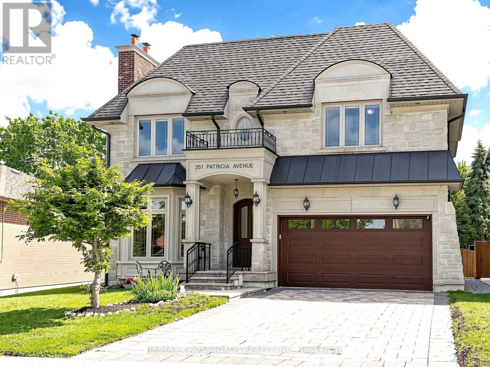 Photo 1 of 44 — 351 PATRICIA AVENUE, Toronto (Newtonbrook West), ON M2R2M8