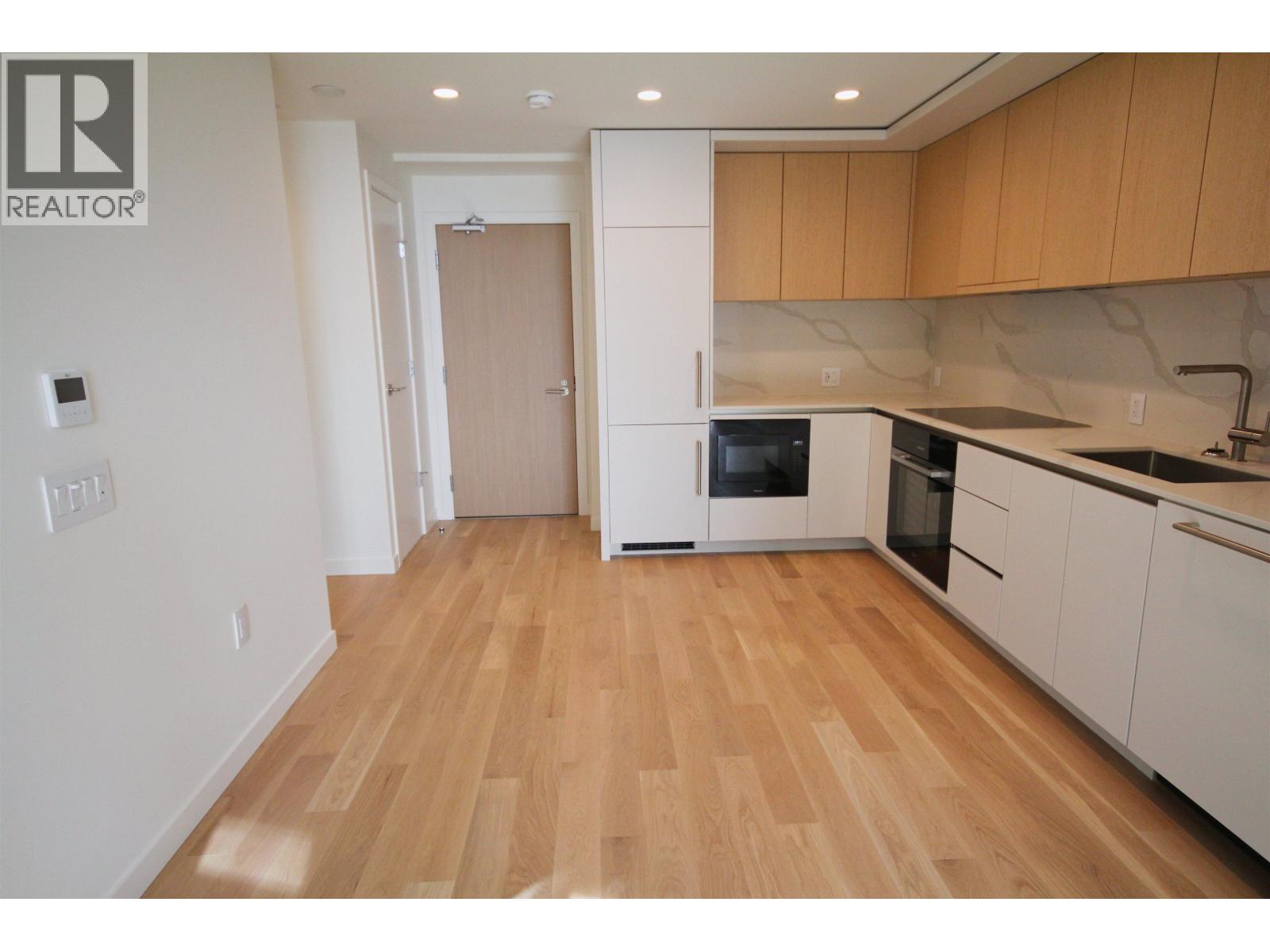 604 3963 UPLANDS WAY
