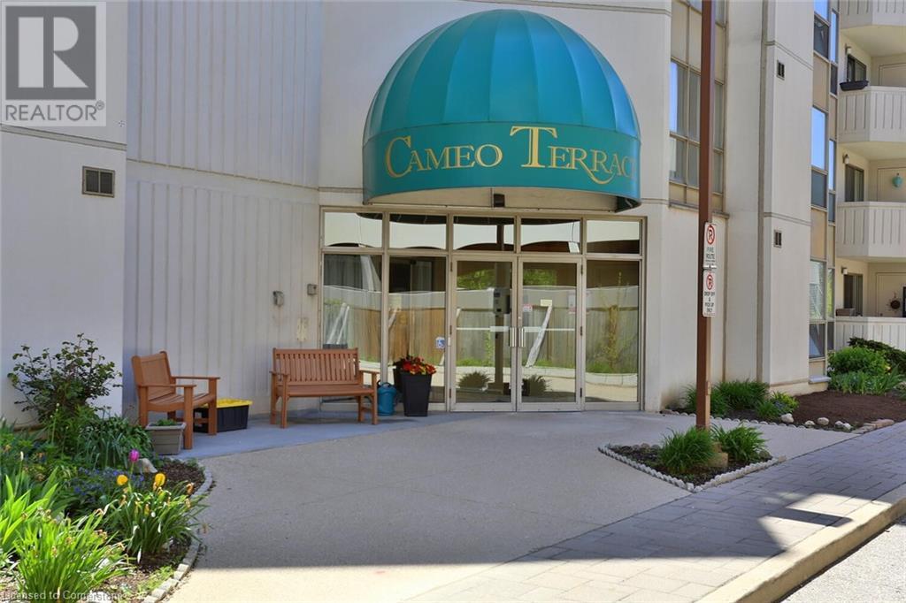 3267 KING Street E Unit# 205