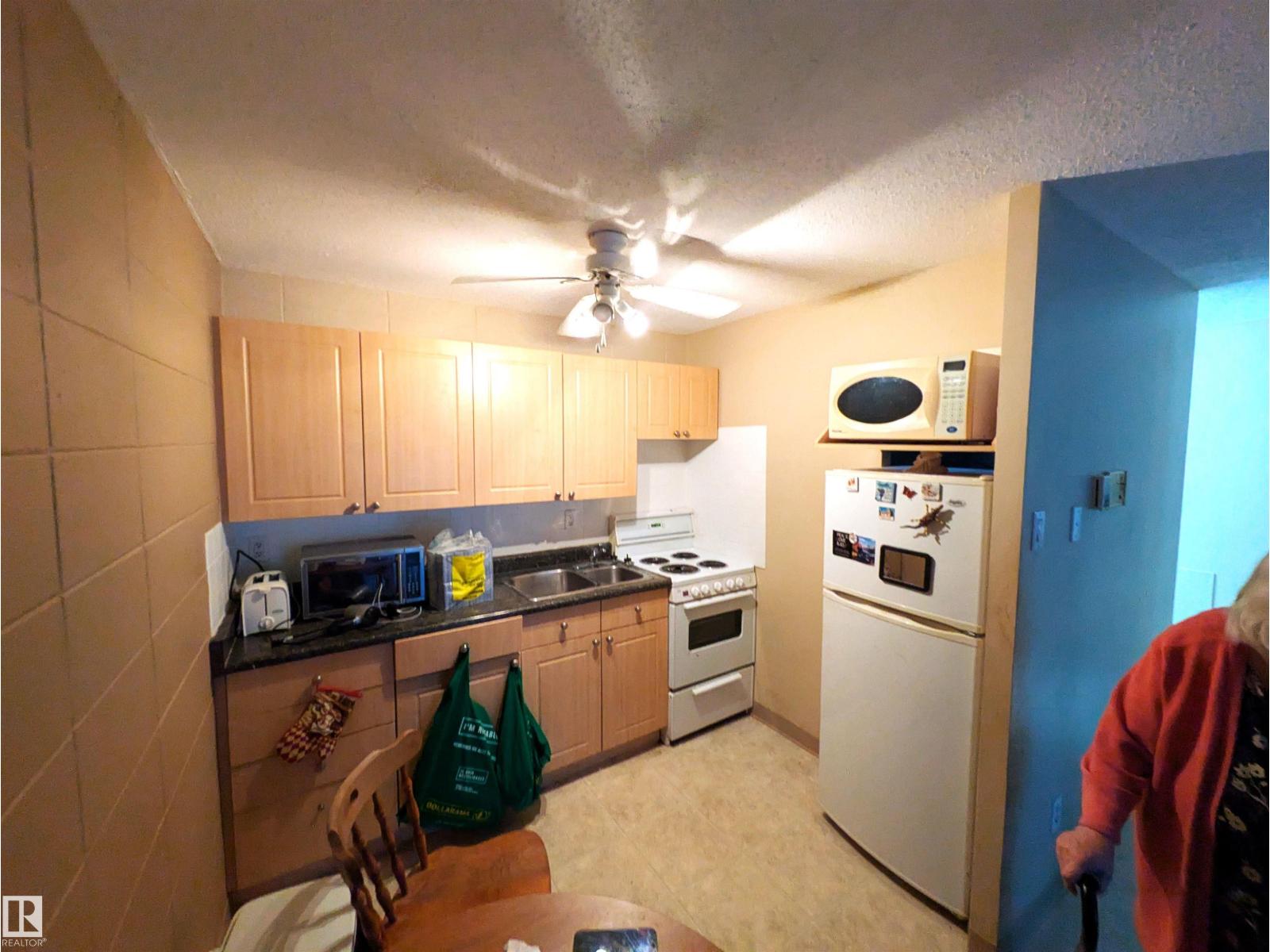 #118 10616 156 ST NW