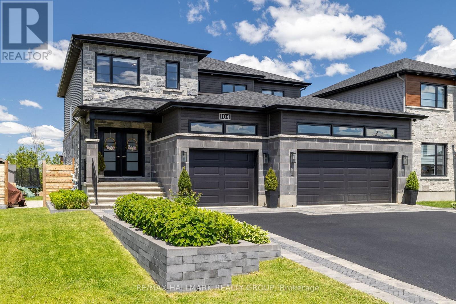 104 DUNCANVILLE STREET