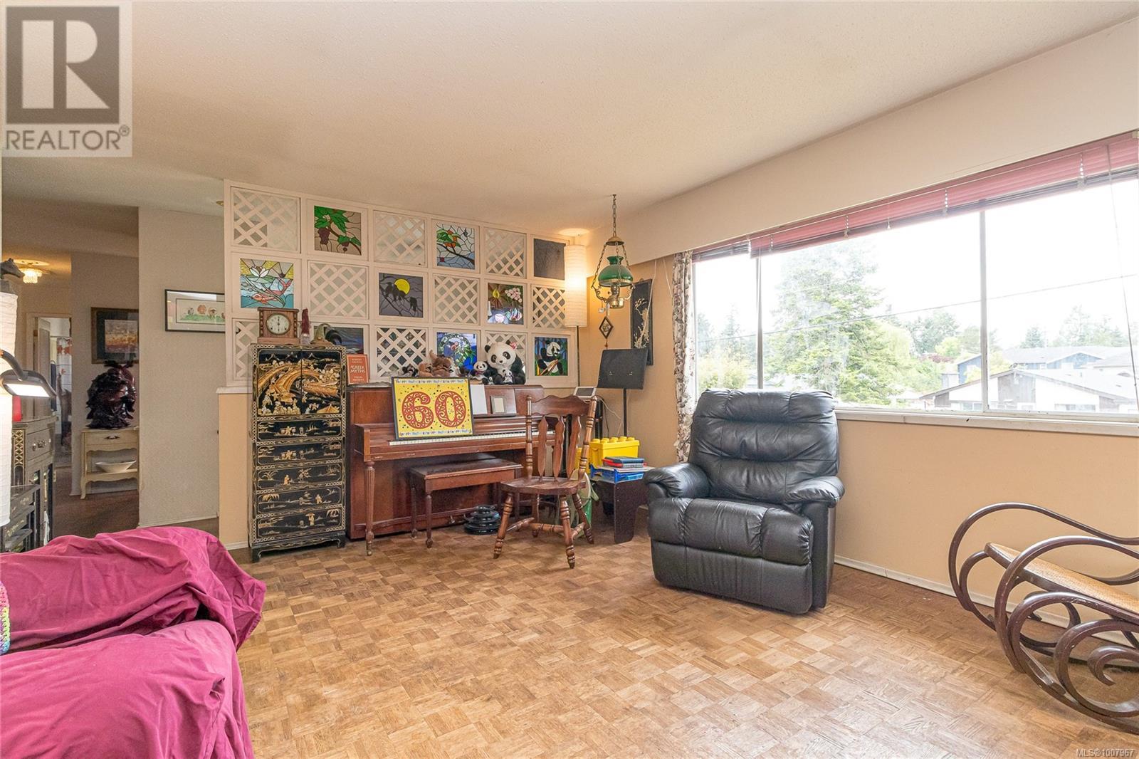 2186 Eastleigh Way
