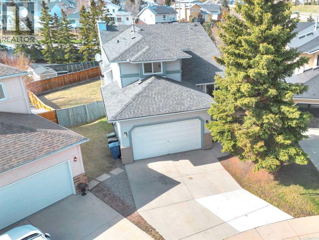 215 Hawktree Circle NW