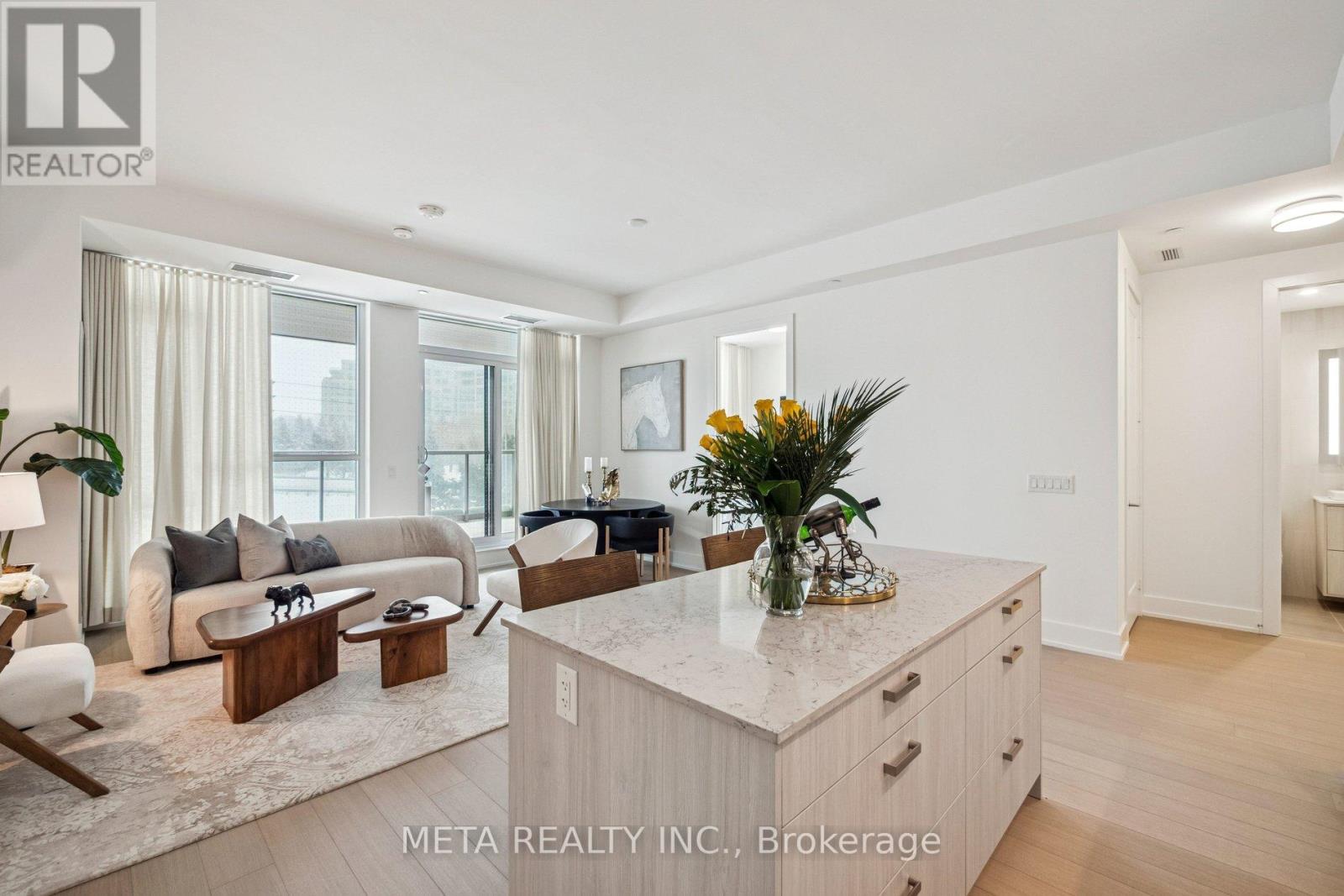 315 - 399 ROYAL ORHCARD BOULEVARD