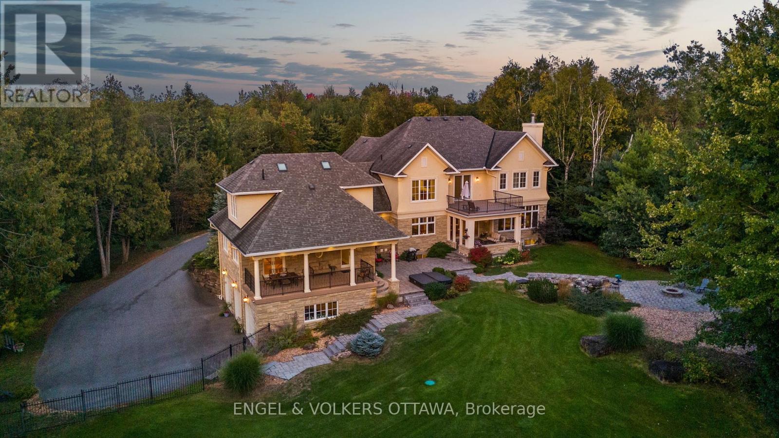 1408 BLACKHORSE COURT