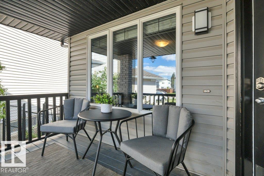 53 DOUGLAS CR