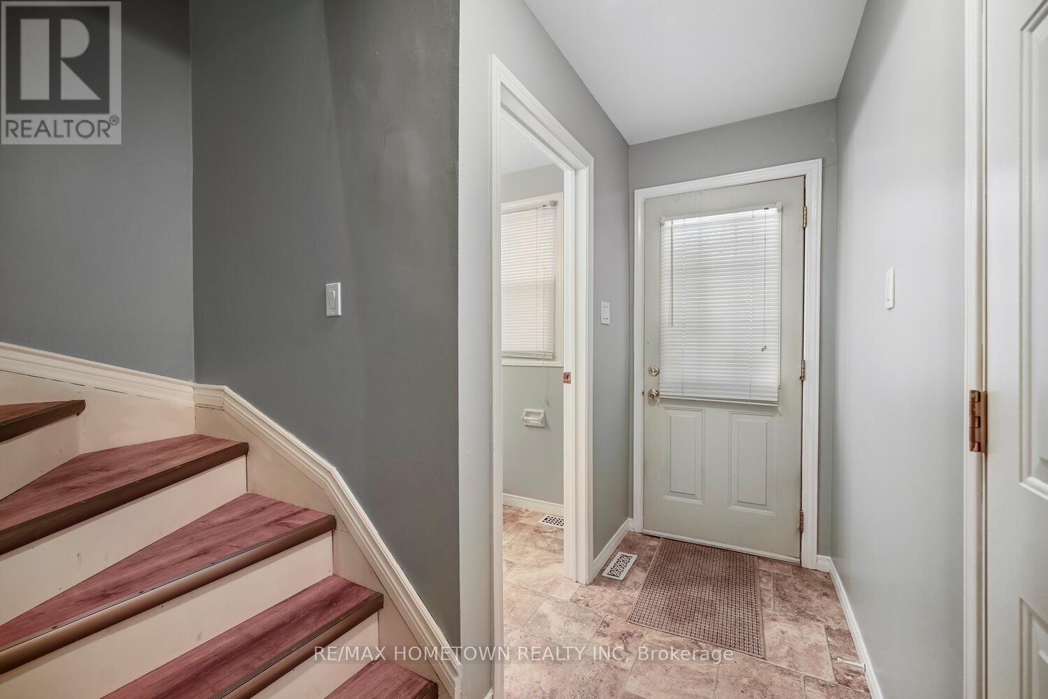 9 - 27 ALDERSHOT AVENUE