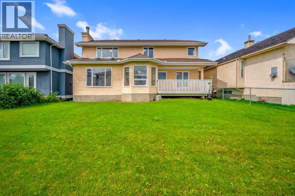 208 Coral Shores Bay NE