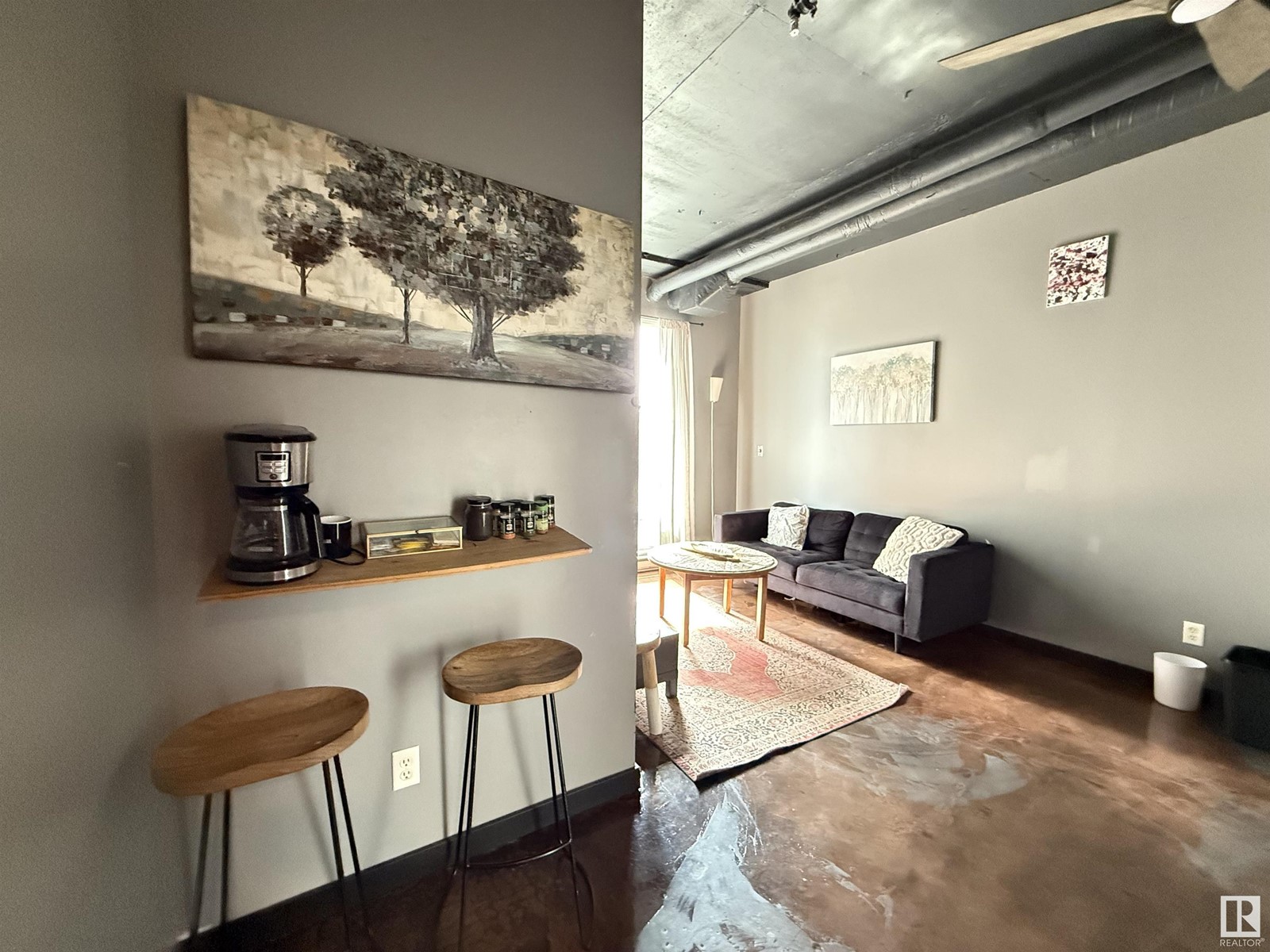#612 10024 JASPER AV NW
