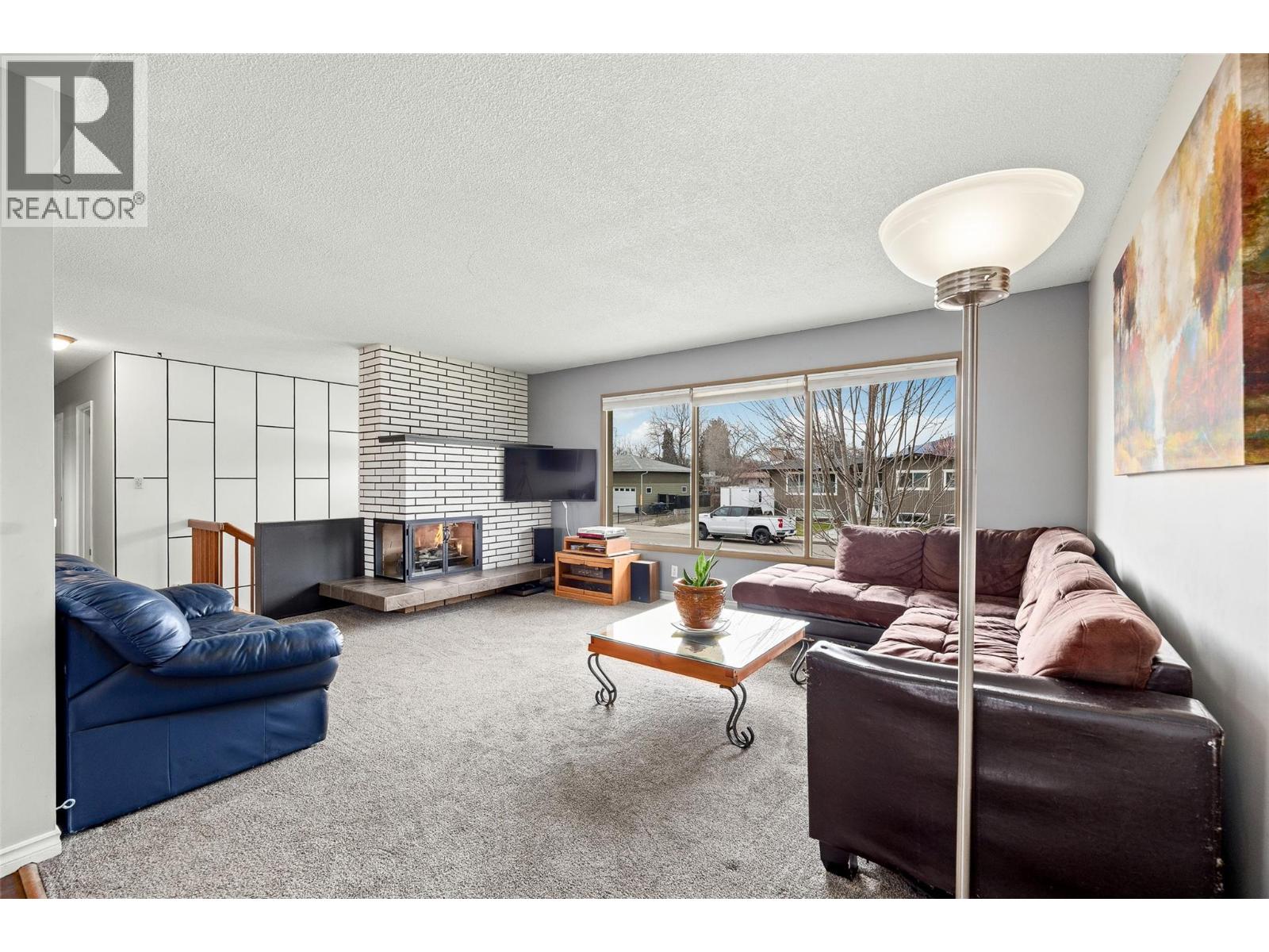 1394 Lombardy Square