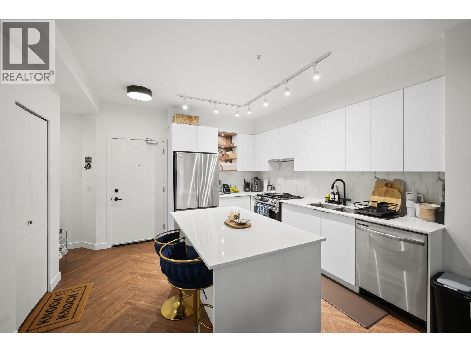 513 3229 ST. JOHNS STREET