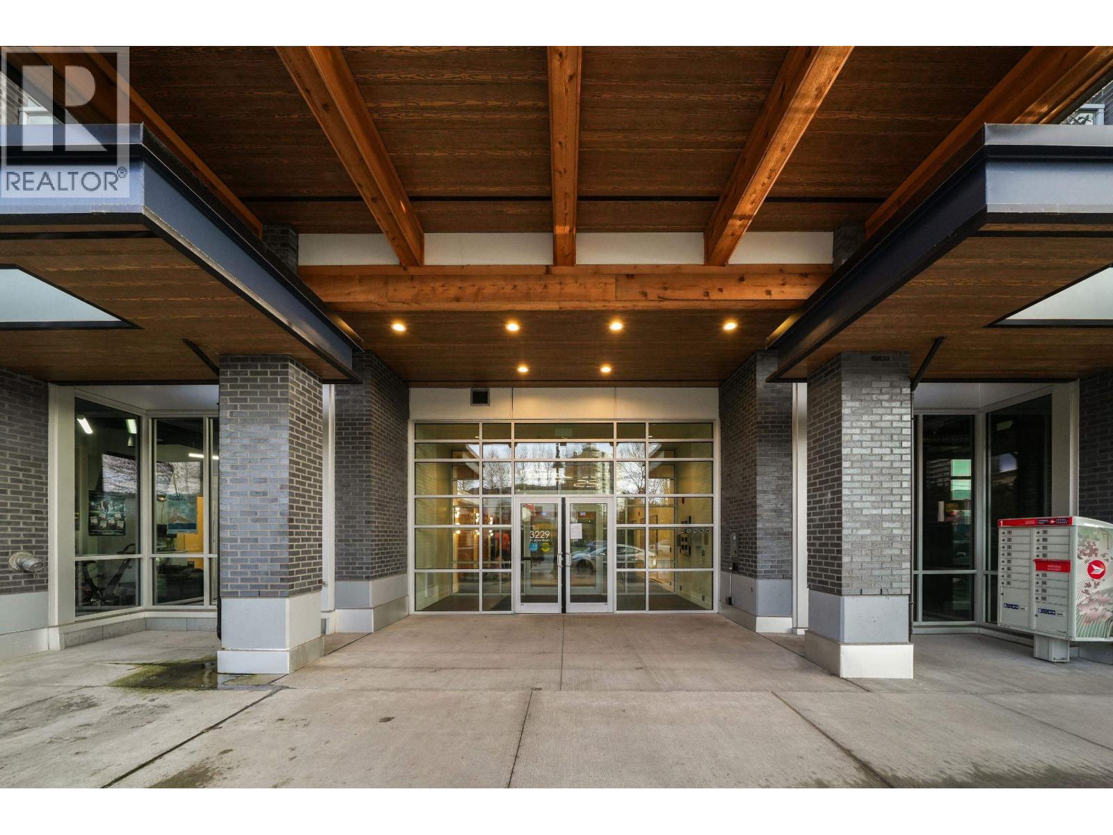 513 3229 ST. JOHNS STREET