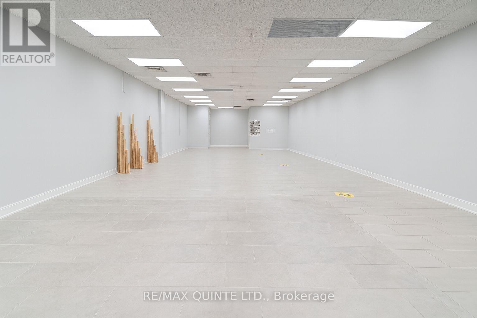 UNIT #4 - 257 DUNDAS STREET E