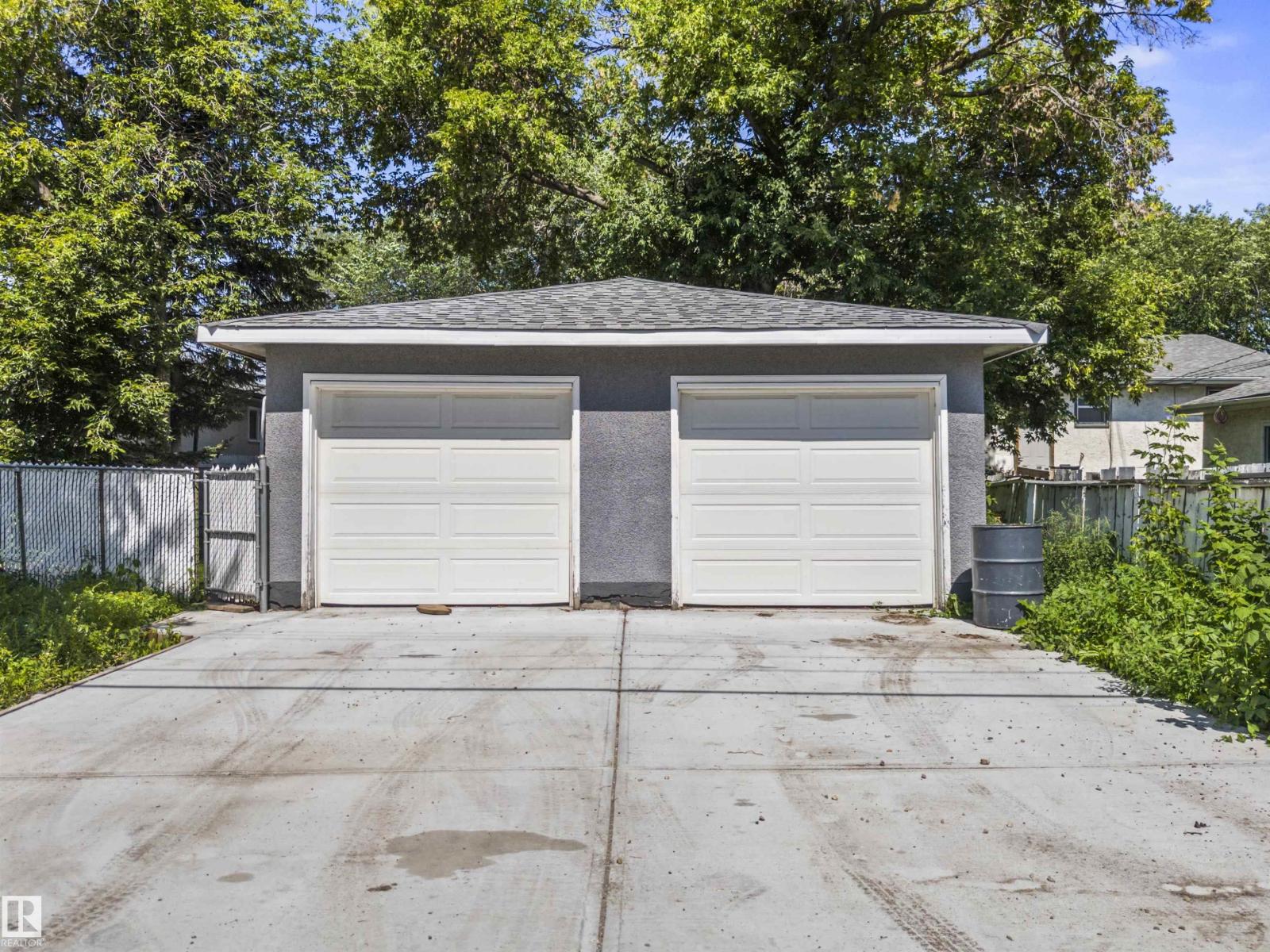 8125 84 AV NW