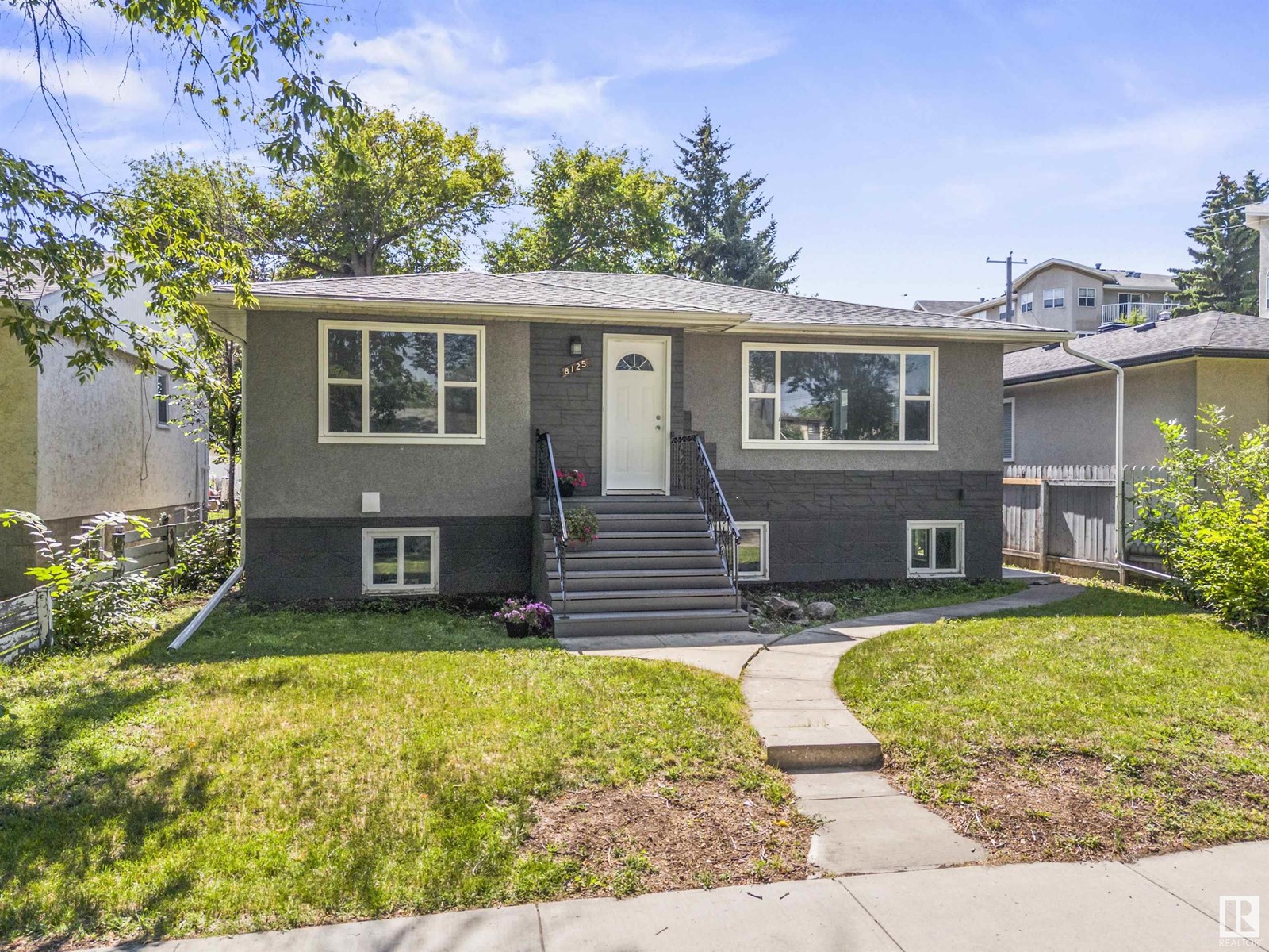 8125 84 AV NW