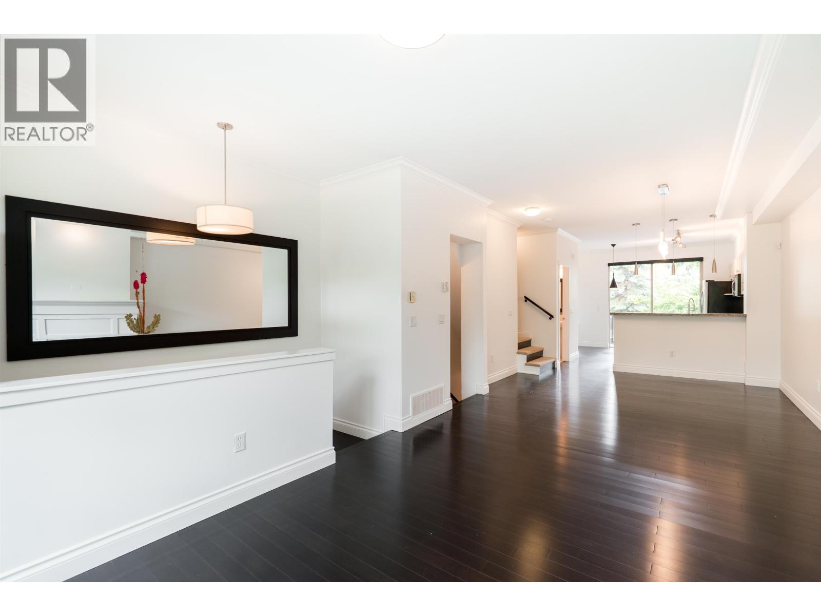 98 100 KLAHANIE DRIVE