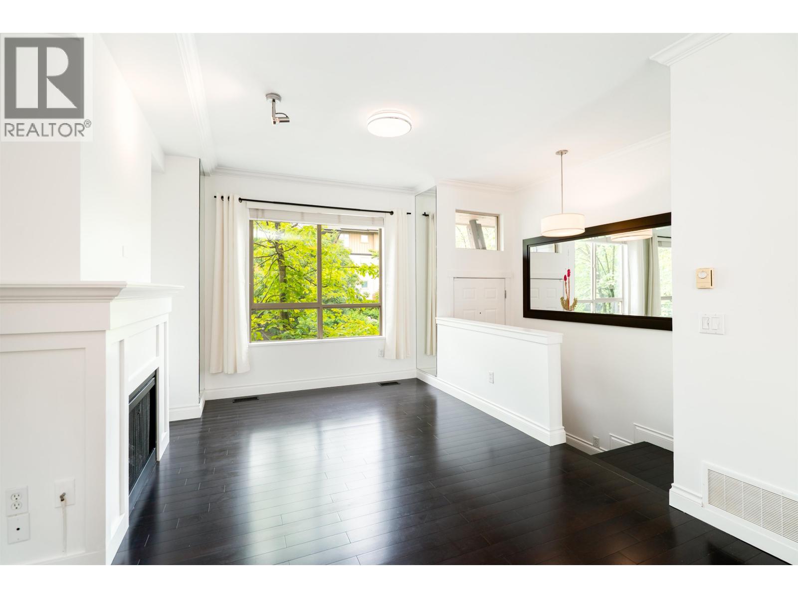 98 100 KLAHANIE DRIVE