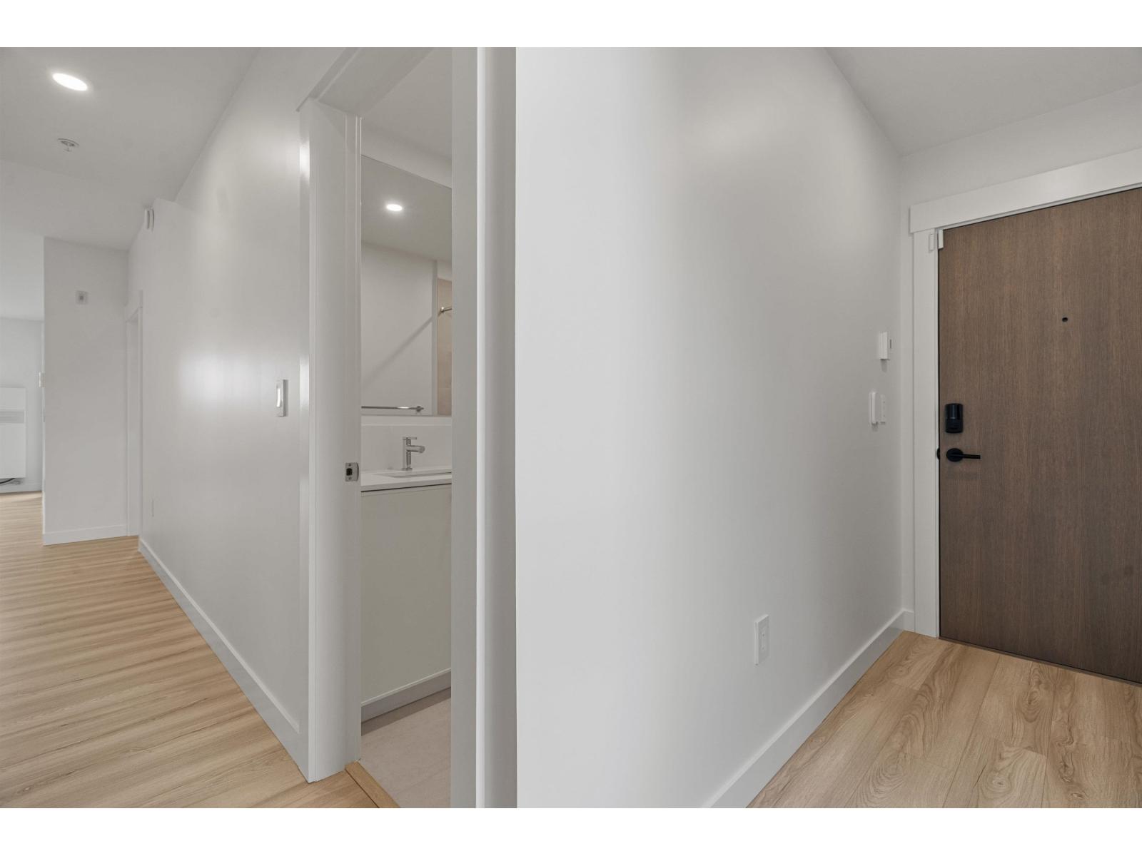 103 2771 MONTROSE AVENUE