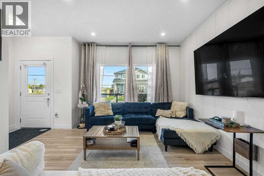 262 Midgrove Mews SW