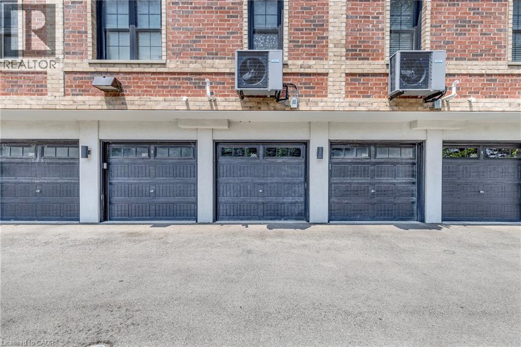 760 LAKESHORE Road E Unit# 206