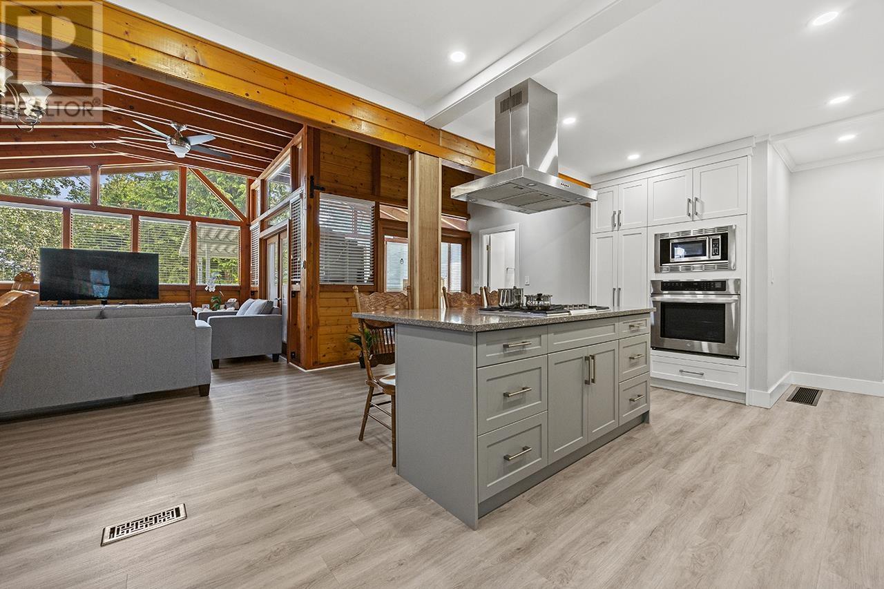 7983 SUNCREST DRIVE
