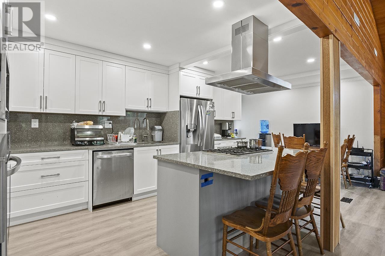 7983 SUNCREST DRIVE