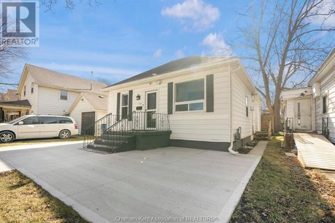 154 Selkirk STREET Chatham ON N7L1Z4