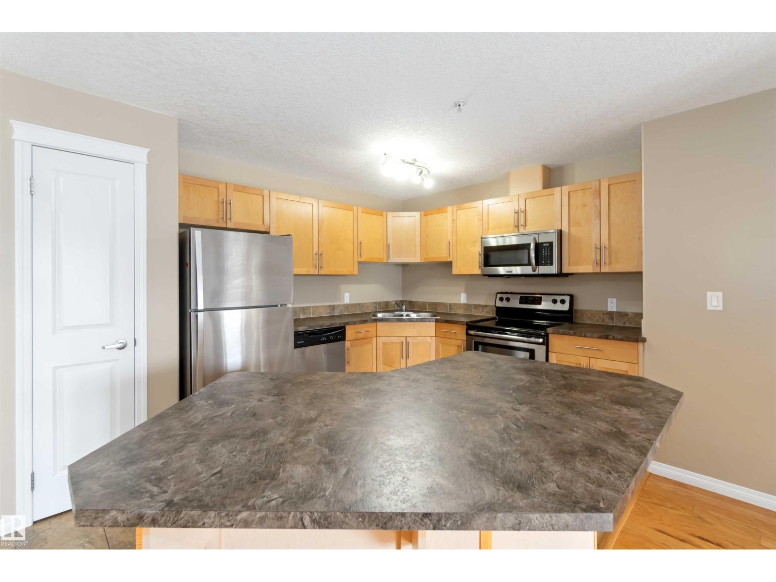 #302 300 SPRUCE RIDGE RD