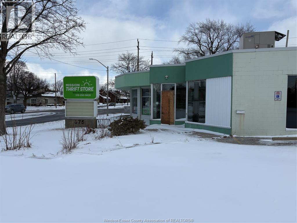 375 Giles BOULEVARD East