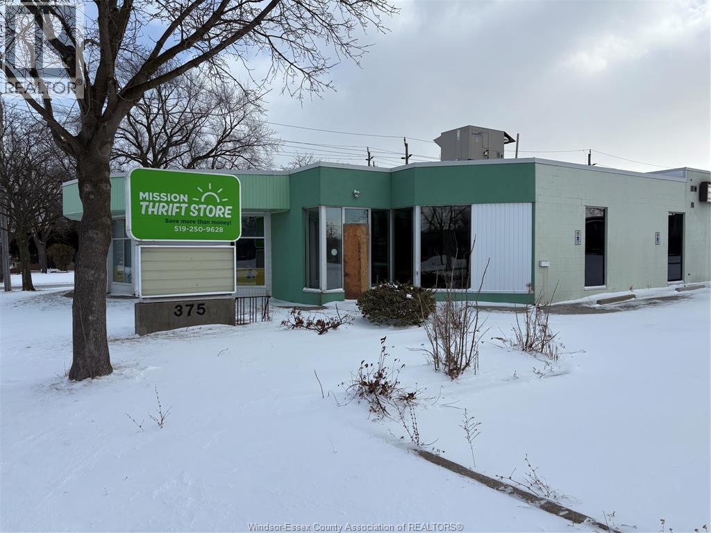 375 Giles BOULEVARD East