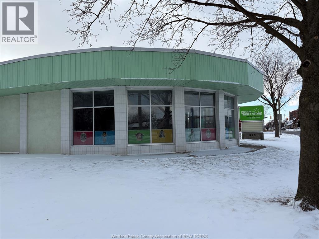 375 Giles BOULEVARD East