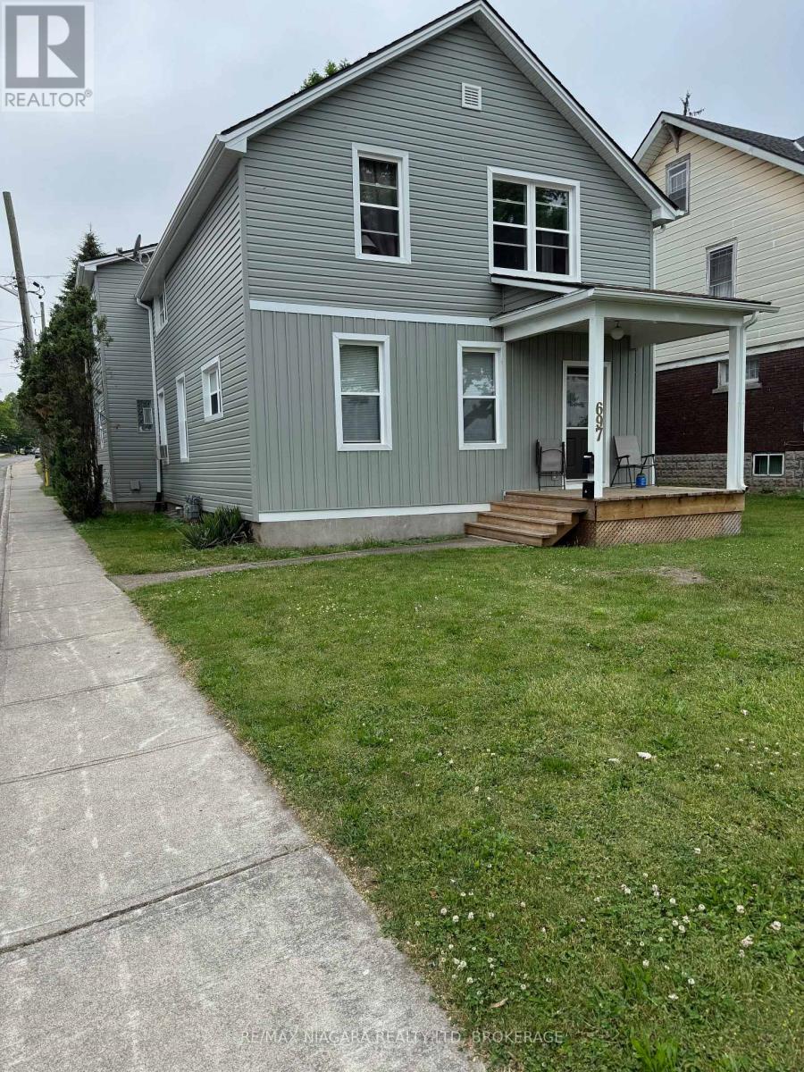 697 NIAGARA BOULEVARD