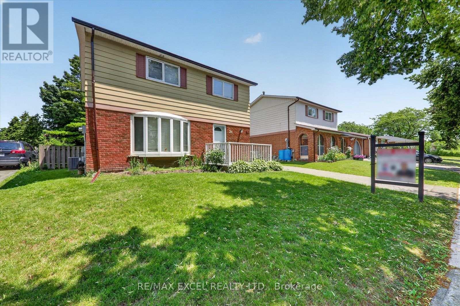 Photo 1 of 30 — 26 LIGHTHALL CRESCENT, Toronto (Malvern), ON M1B1V3
