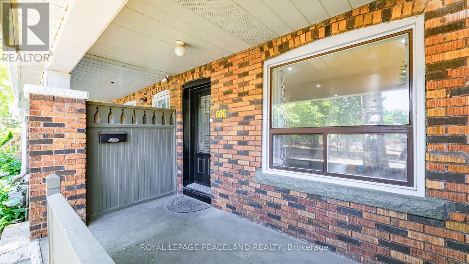 606 COXWELL AVENUE