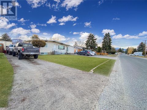 195-215 Davie Road S Kelowna BC V1Y6N8