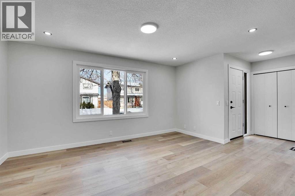 139 Castleglen Way NE