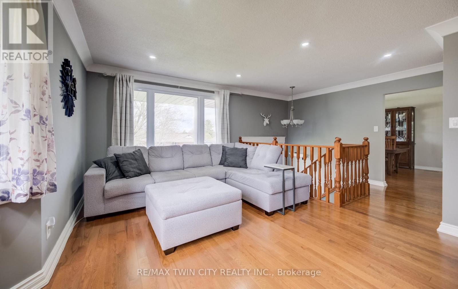 4 RONALD ROAD