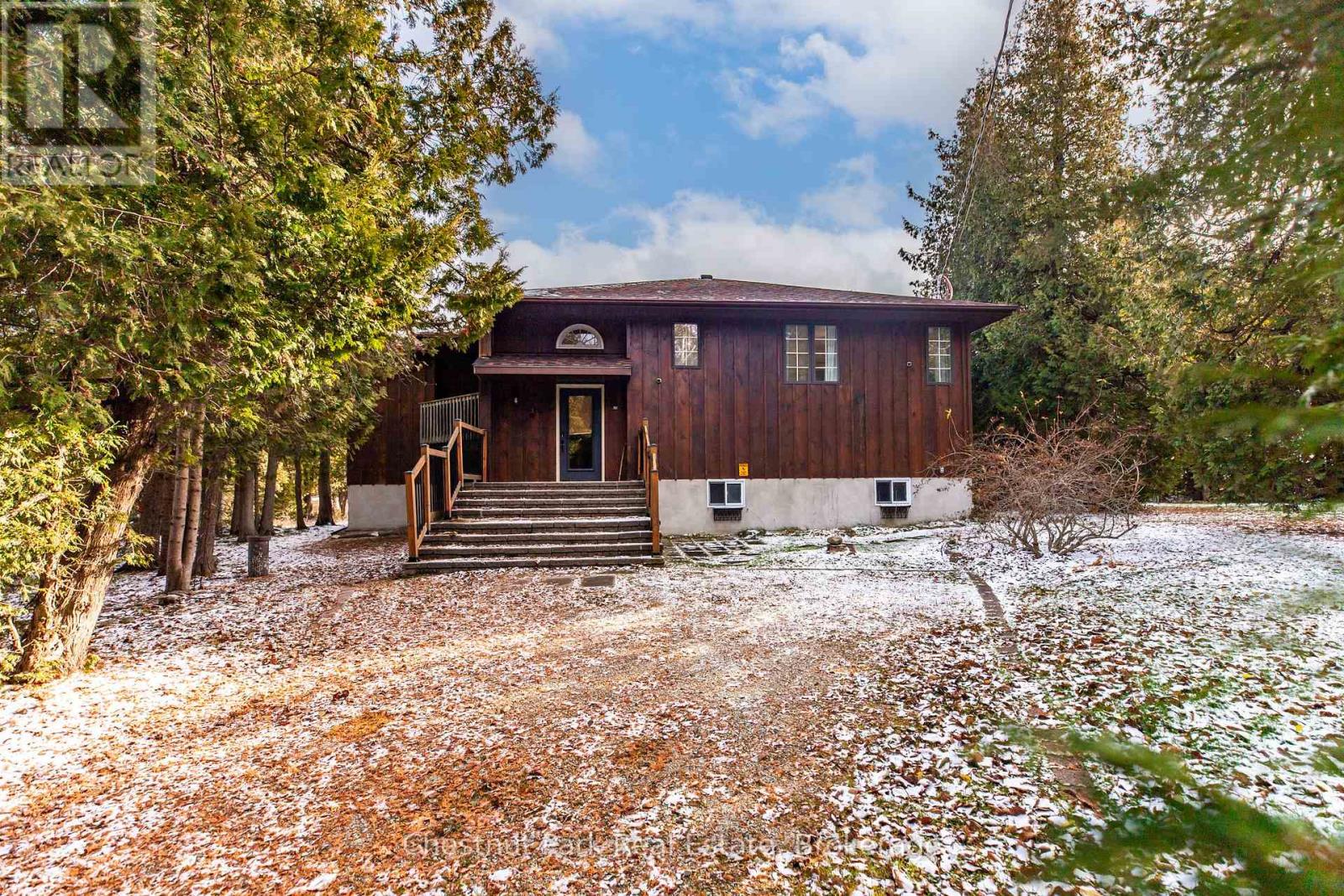 137 PINE TREE HARBOUR ROAD