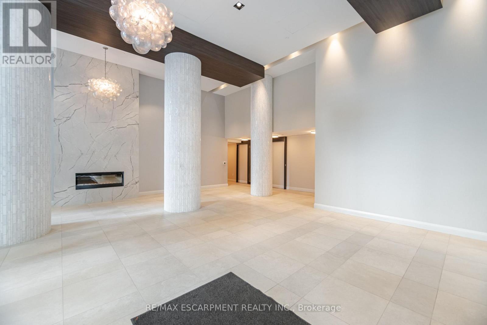 1708 - 38 ANNIE CRAIG DRIVE